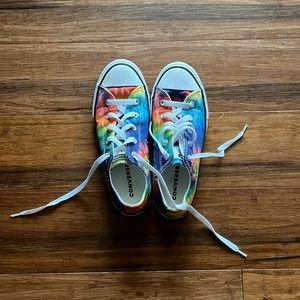 Rainbow Converse size 3.